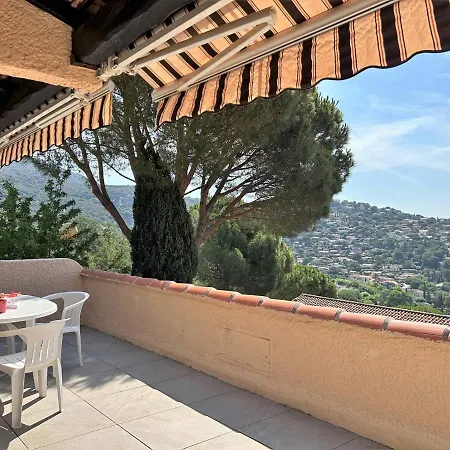 Apartment Bormes-les-mimosas: Appt Climatise, 5 Couchages, Parking, Grande Terrasse - Fr-1-251-136 *
