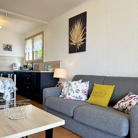 Bormes-les-mimosas: Appt Climatise, 5 Couchages, Parking, Grande Terrasse - Fr-1-251-136
